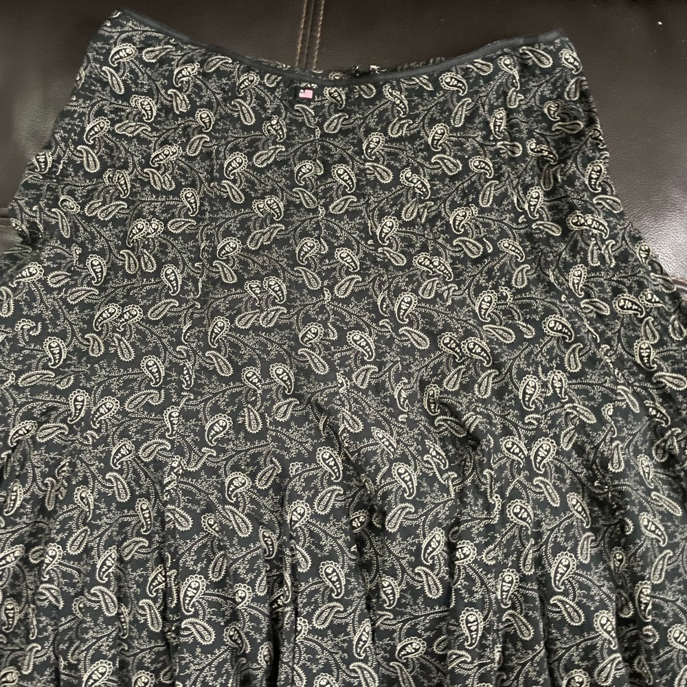 Elegant Black Paisley Skirt